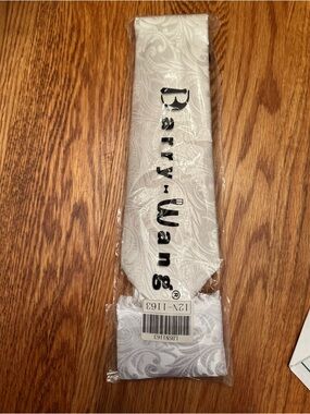 Barry Wang White Paisley Tie with Pocket Square